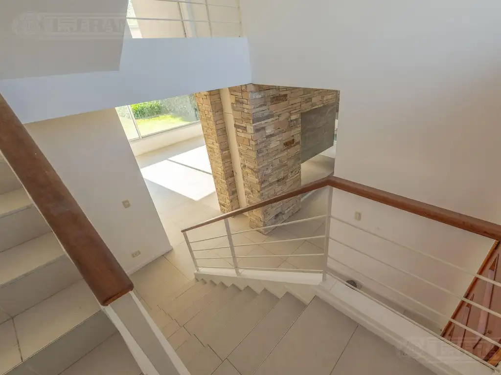 Casa con 4 dormitorios  en alquiler en   Los Sauces - Foto 21