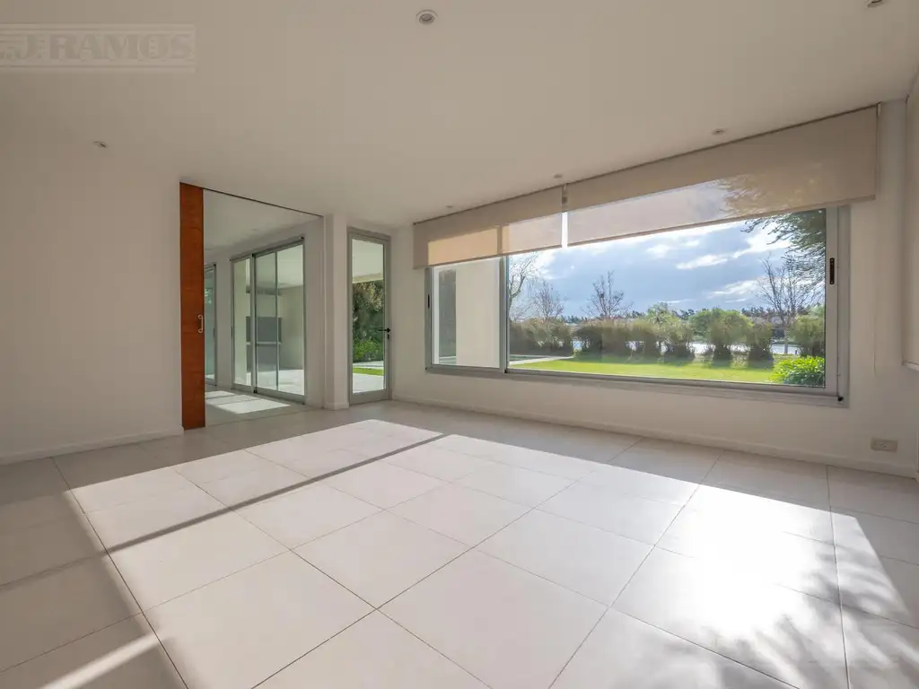 Casa con 4 dormitorios  en alquiler en   Los Sauces - Foto 14