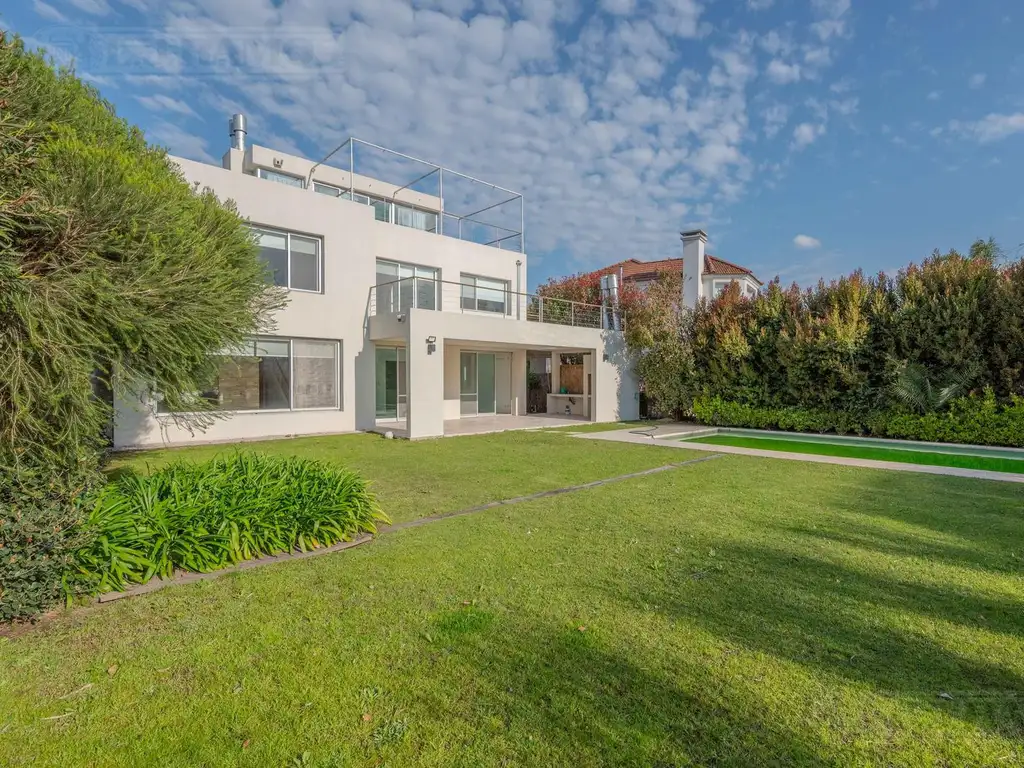 Casa en Alquiler de 285,0 m2