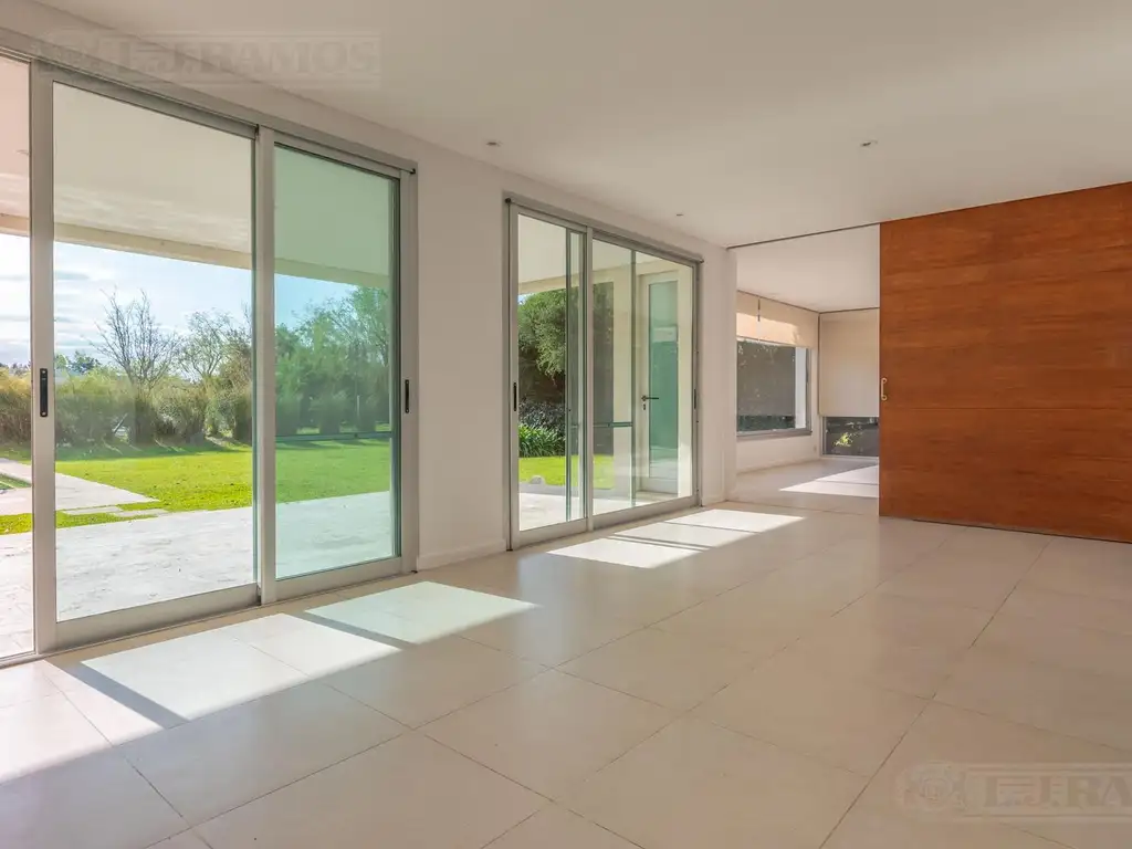 Casa con 4 dormitorios  en alquiler en   Los Sauces - Foto 19