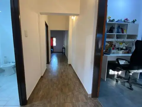 CASA 4 AMBIENTES CASTELAR VENTA