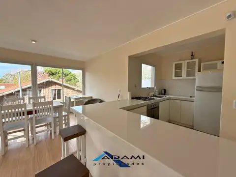 Casa 4 ambientes con 3 baños