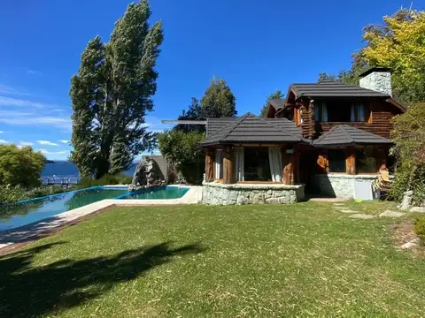Espectacular casa con muelle y costa del lago Nahuel Huapi en venta