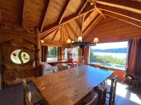 Casa 7 ambientes con 2 baños