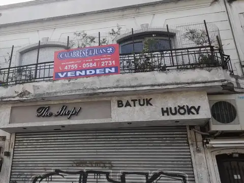 Local comercial con departamento en lote propio