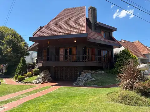 Alquiler Importante Casa en Barrio San Carlos