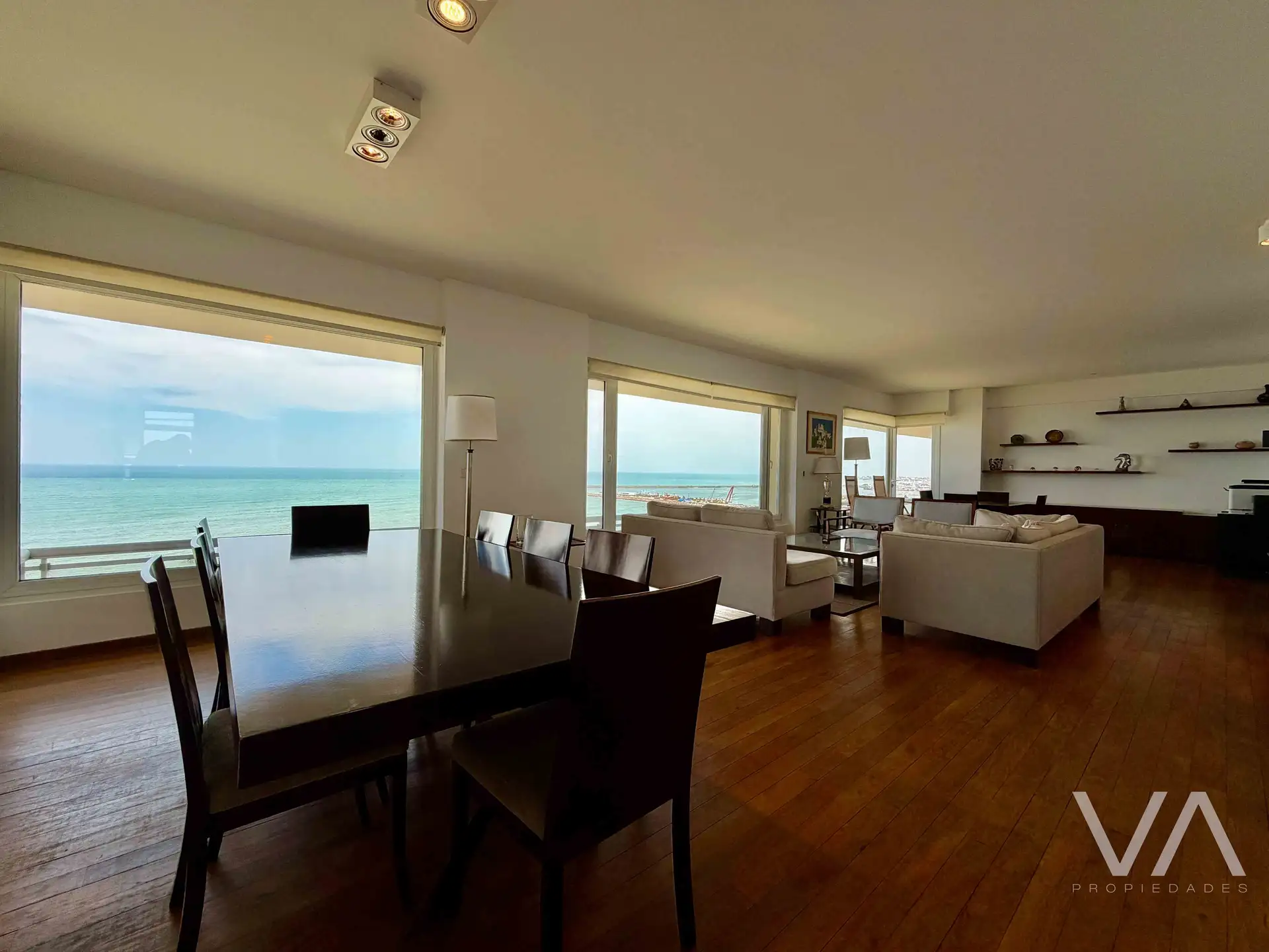 Semipiso 5 amb, 238m² con vista al mar y 3 cocheras — Playa Grande