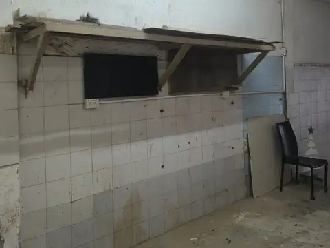 Local en Alquiler en Parque Chacabuco, $ 500.000