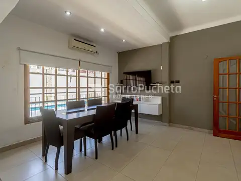 Casa en Venta con 2 cocheras
