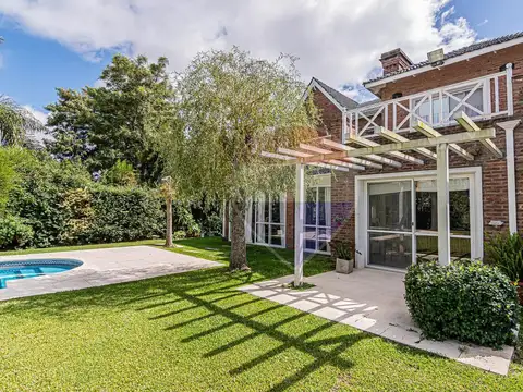 Abril Club de Campo 100