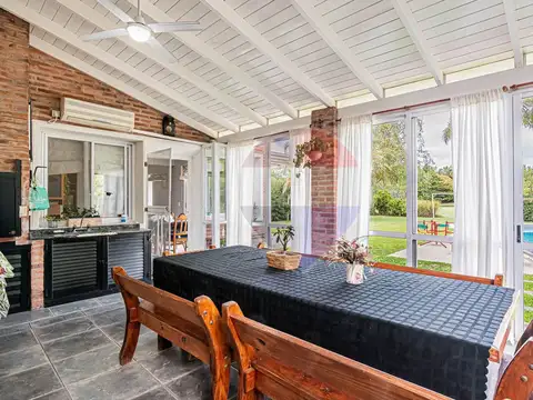 Casa en Venta en Guillermo E Hudson, USD 800.000