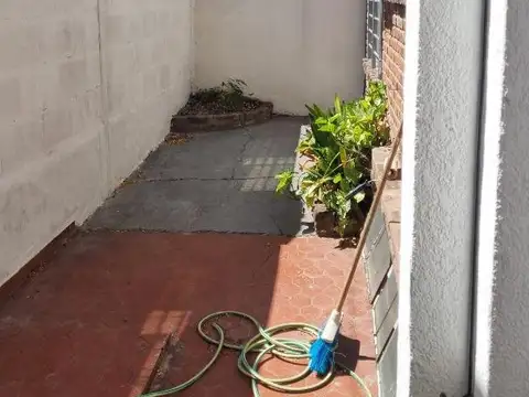 Muy buen chalet 4 ambientes con cochera