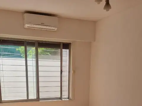 Casa en Alquiler con 1 cochera