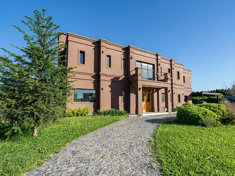 Casa en venta 6 ambientes en Barrio San Matias