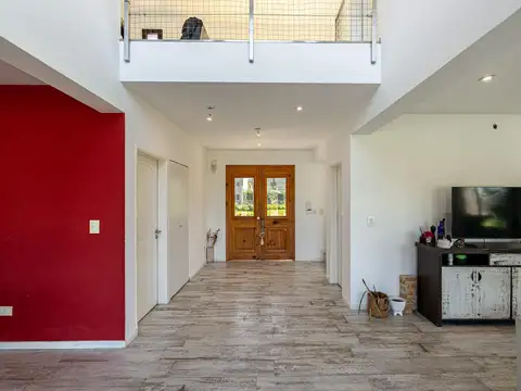 Casa en Venta con 4 cocheras