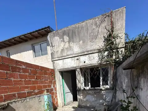 PH A RECICLAR 2 AMBIENTES EN VILLA TESEI ESCUCHA OFERTA