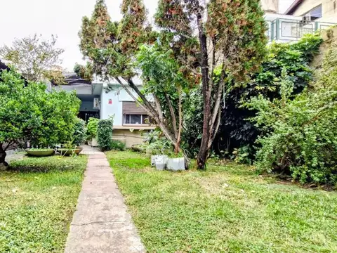 VENTA CASA 4 AMBIENTES COCHERA PATIO PARRILA