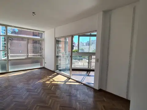 Departamento 2 Ambientes con Balcon, Vista Abierta, Excelente Ubicación.