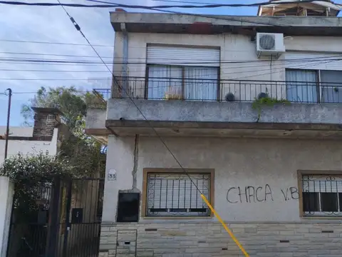 Excelente Propiedad con fondo parquizado-Villa Ballester