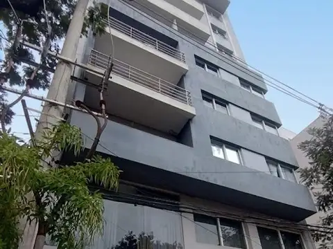 San Luis 1300, Piso 4
