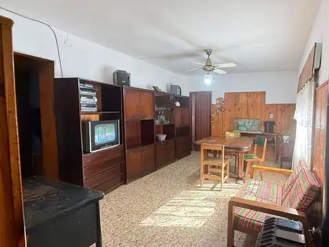 Casa 4 ambientes con 1 baño