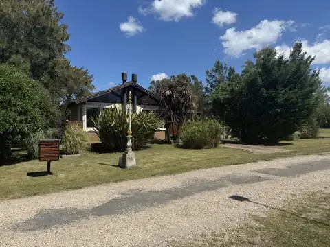 VENTA. CASA 3 AMB CON PISCINA SOBRE 2 LOTES. COUNTRY COSTA DEL SOL. MAR CHIQUITA