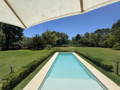 Venta | Casa Chacras de Murray, Pilar | 4 dormitorios  | Lote único 