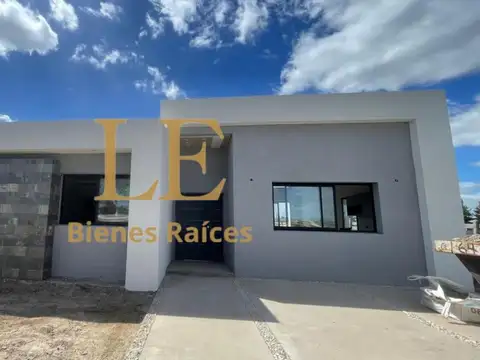 Casa en Venta con 6 cocheras