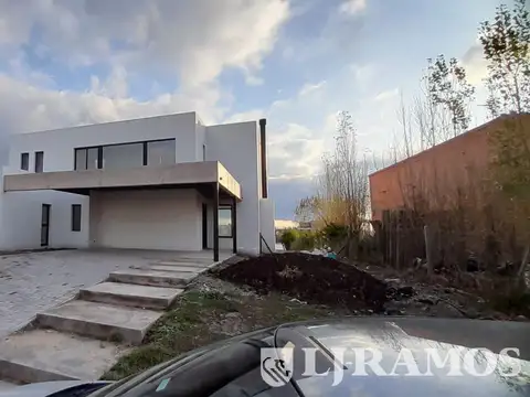 Casa - San Sebastián a laguna en San Sebastian PG