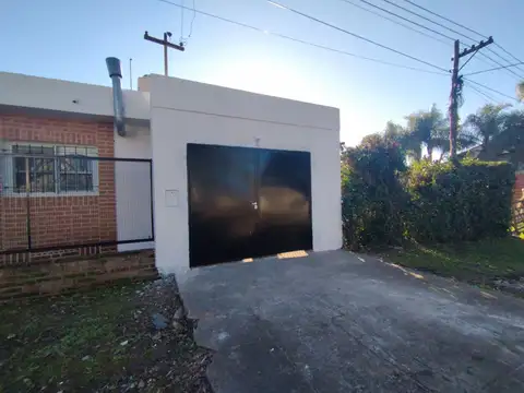 Casa 3 ambientes con 1 baño