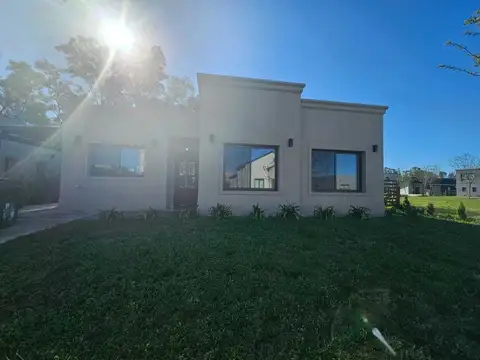 Santo Tomas Pilar 100