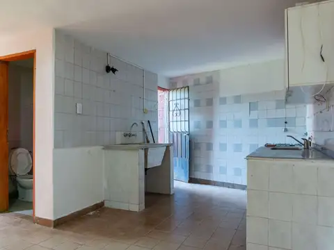 Casa 3 ambientes con 1 baño