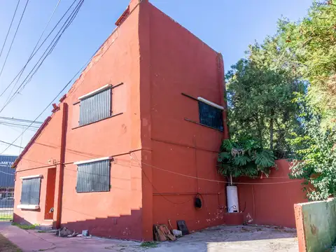 DUPLEX EN VENTA LOS HORNOS 2 DORMITORIOS