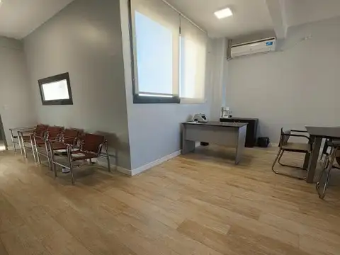 Oficina en Alquiler al Este