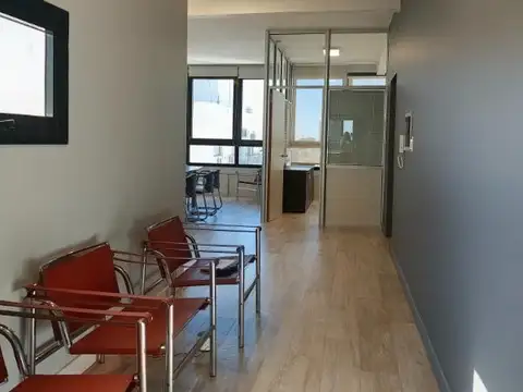 Oficina en Alquiler al Este