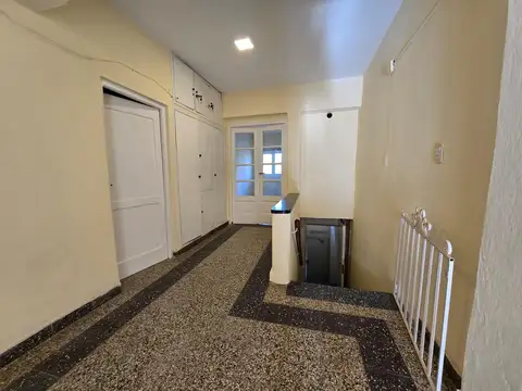 Casa 6 ambientes con 2 baños