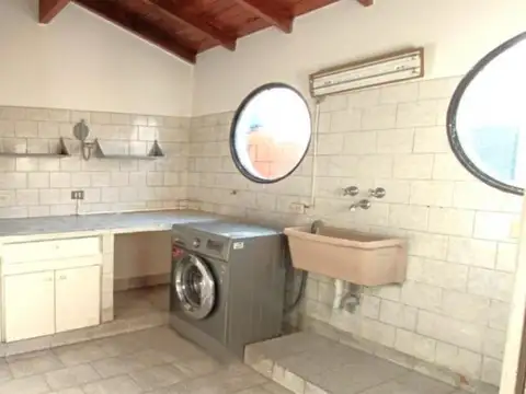 Departamento 5 ambientes con 4 baños