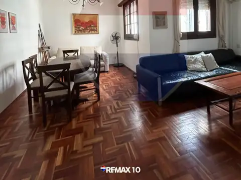 Departamento 8 ambientes con 2 baños