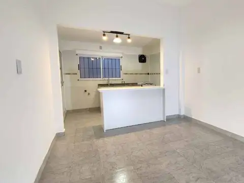 Depto Tipo Casa en Venta en Chilavert, USD 78.000