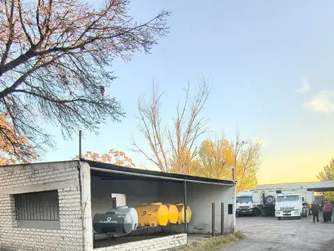 GALPON, OFICINAS, CASA Y AMPLIA PLAYA