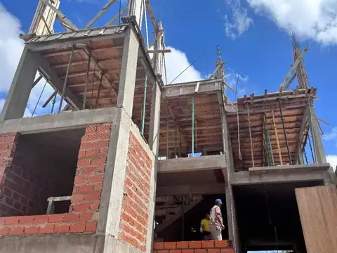 Departamento en Venta con 1 cocheras