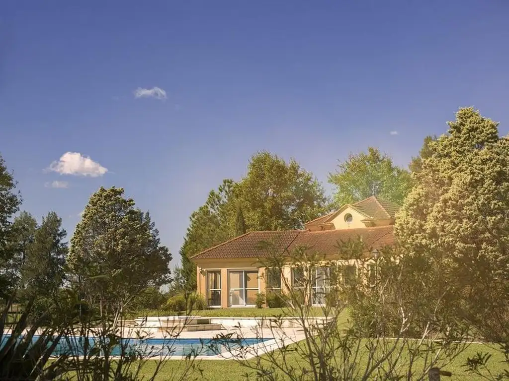 Áreas comunes piscina, club-house en Los Alcanfores