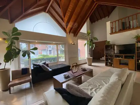 Casa en Venta en Campos De Alvarez, USD 565.000