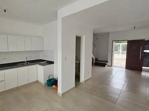 Casa duplex 2 dormitorios en Zona Norte