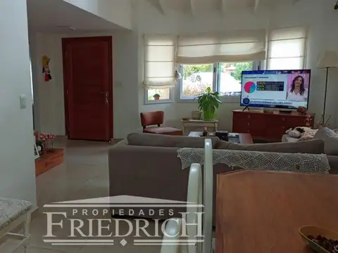 Casa en Venta en Francisco Álvarez, USD 289.000