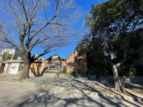 Morón Sur Casa en venta apto profesional o edificación