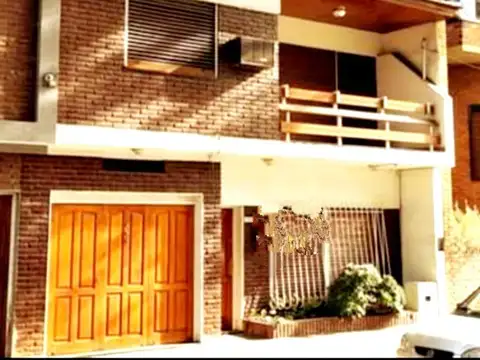 CASA EN HAEDO, ESTILO MODERNO