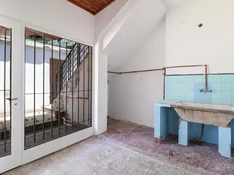 Casa 4 ambientes con 1 baño