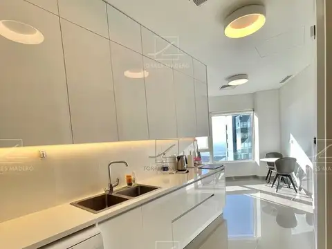 Departamento 4 ambientes con 5 baños