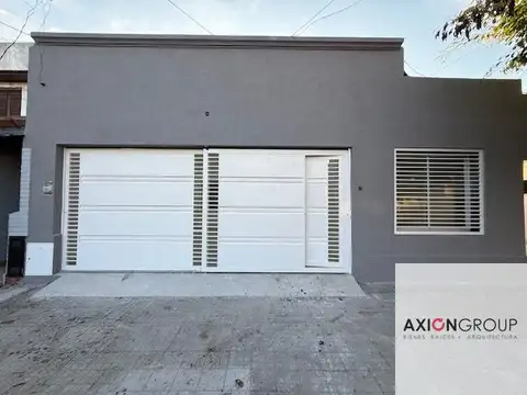 Casa en venta de 3 dormitorios c/ cochera en La Plata + Jardin